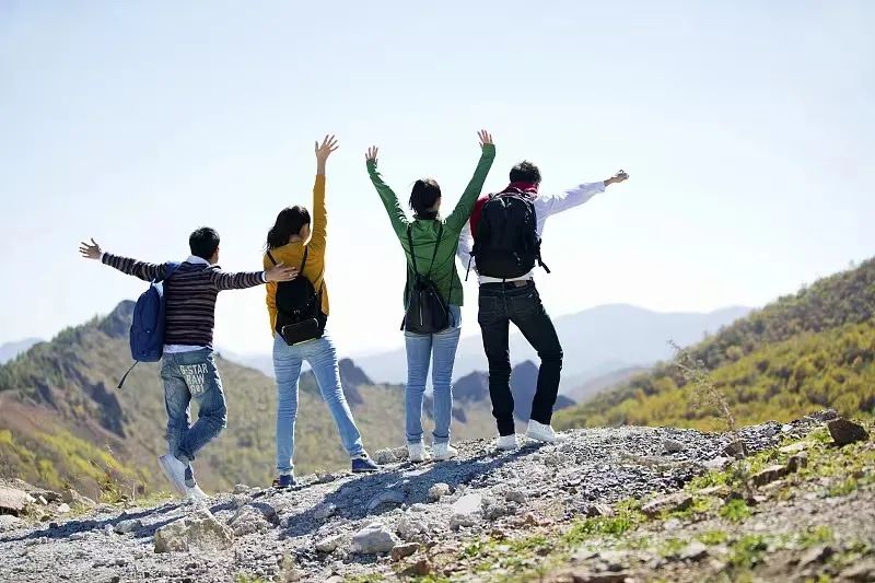 为脱单，年轻人盯上恋综式旅行(图1)