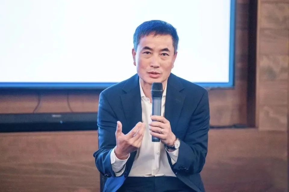 硅谷VC看生成式AI：做AI淘金热“卖水人”，应用层数据壁垒是重点