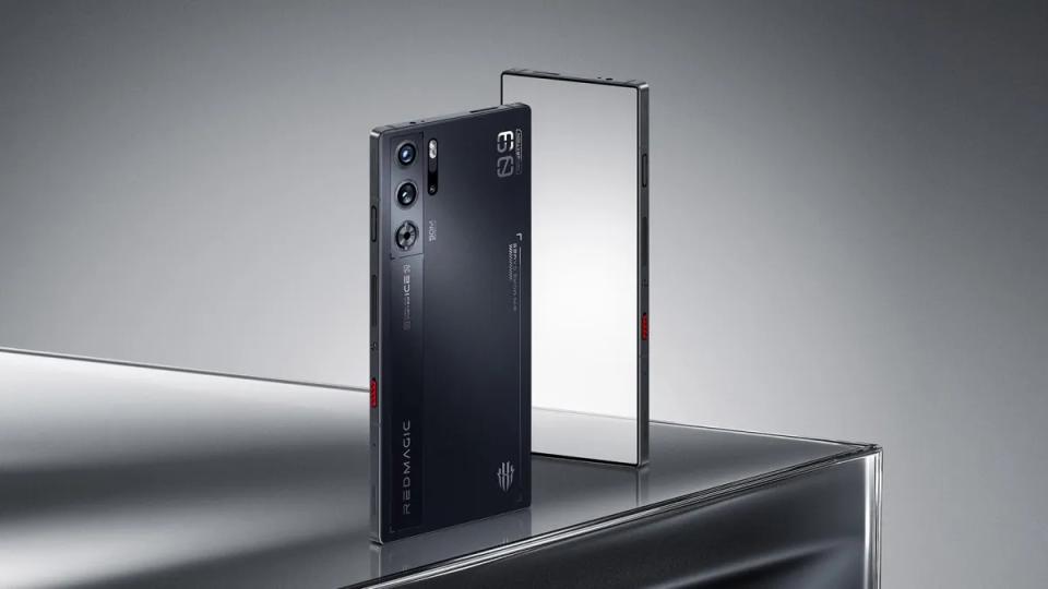 红魔新品押注AI，游戏手机起死回生？