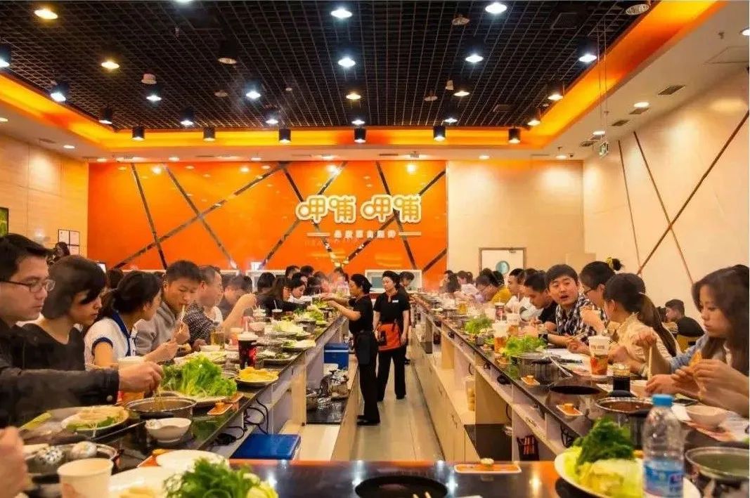 一年暴增4200家，攻占商场的“穷鬼食堂”，让海底捞都眼红插图5
