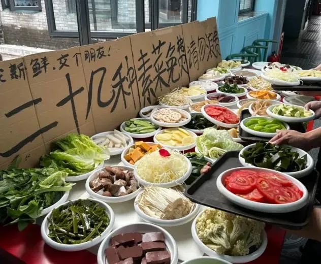 一年暴增4200家，攻占商场的“穷鬼食堂”，让海底捞都眼红插图19
