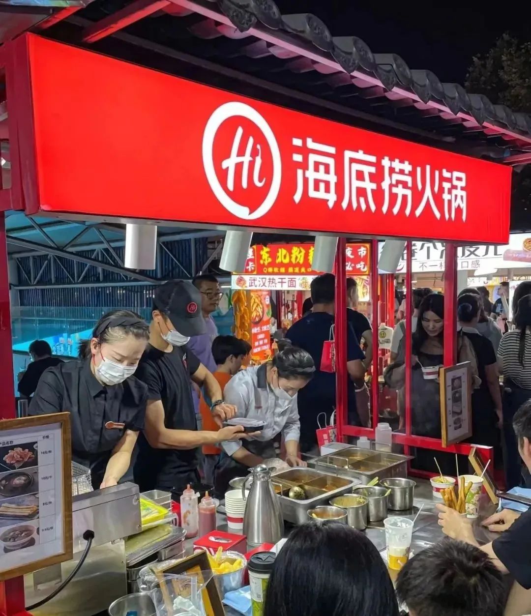 一年暴增4200家，攻占商场的“穷鬼食堂”，让海底捞都眼红插图22