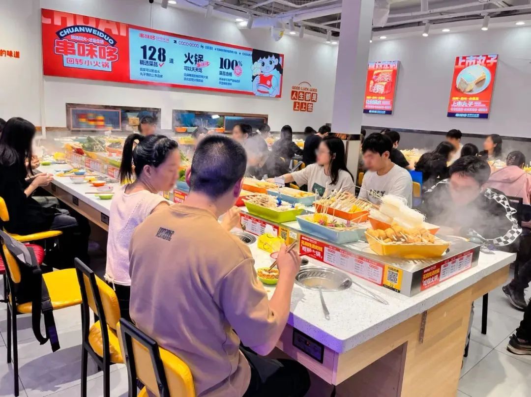 一年暴增4200家，攻占商场的“穷鬼食堂”，让海底捞都眼红插图17