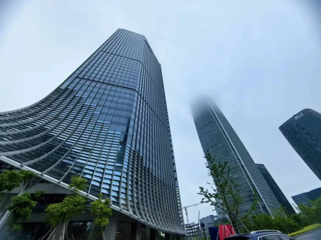 中国AI创业圈为何被“清华系”“交大帮”包围？