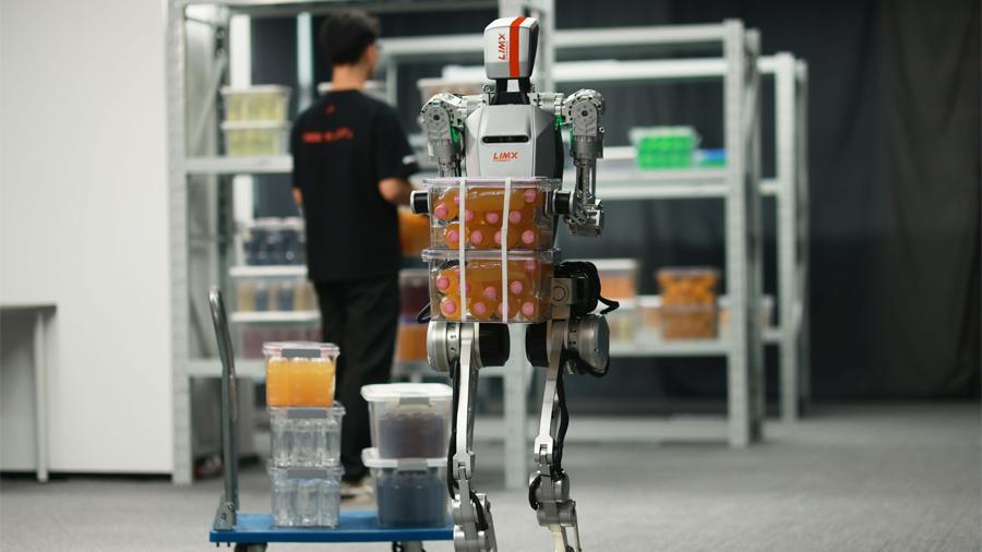 34年后，人形机器人终于能进厂打工了