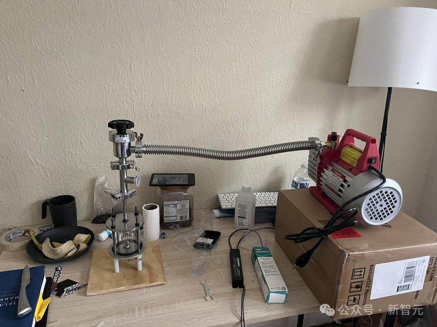 数学系本科生卧室手搓「核聚变反应堆」，Claude 3.5立大功，0基础，狂肝1个月