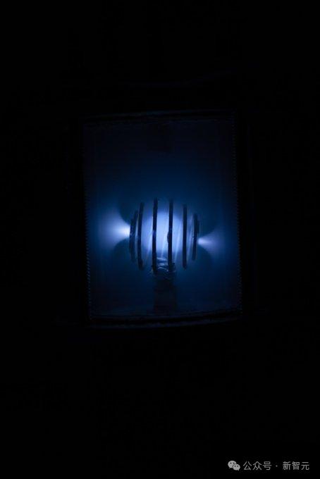 数学系本科生卧室手搓「核聚变反应堆」，Claude 3.5立大功，0基础，狂肝1个月