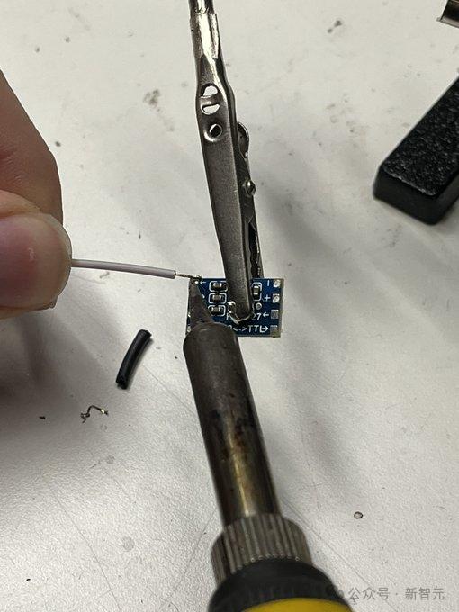 数学系本科生卧室手搓「核聚变反应堆」，Claude 3.5立大功，0基础，狂肝1个月