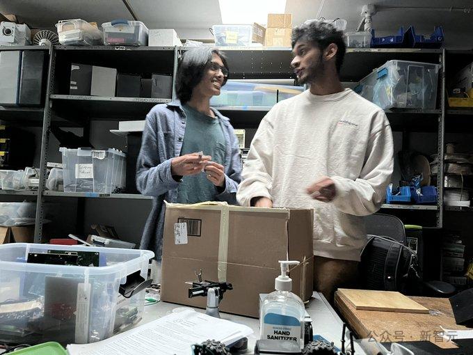 数学系本科生卧室手搓「核聚变反应堆」，Claude 3.5立大功，0基础，狂肝1个月