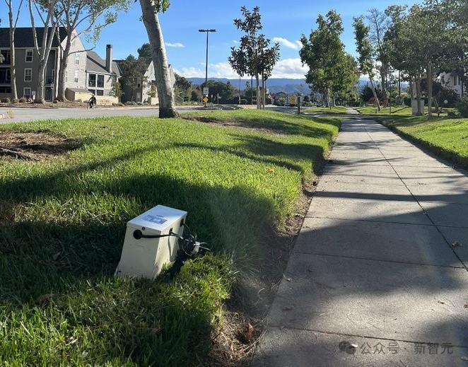 数学系本科生卧室手搓「核聚变反应堆」，Claude 3.5立大功，0基础，狂肝1个月