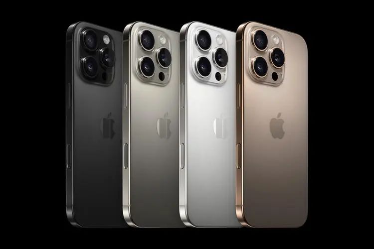 史上第一台AI iPhone，也是最会挤牙膏的iPhone-36氪