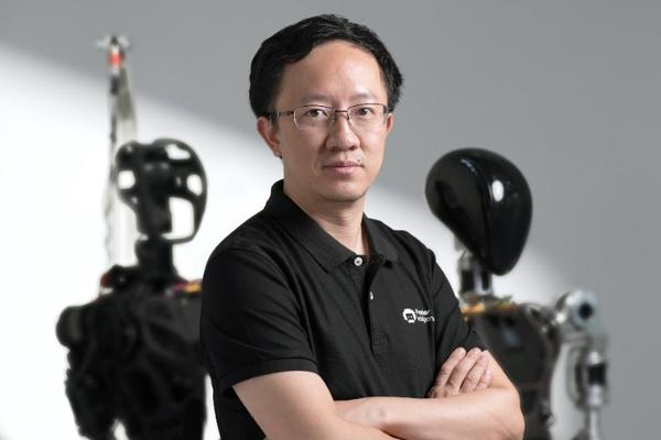 傅利叶创始人兼CEO顾捷：人形机器人没到价格战阶段，2025年行业产量将10倍增长 | 智涌专访-36氪