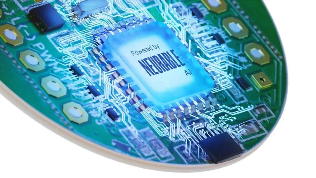 全球首款脑机接口的 AI 耳机登场，这家公司想用意识操控一切