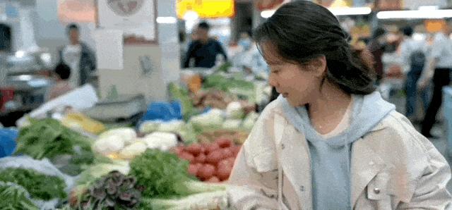 一线「微穷」年轻人，都挤在菜市场吃火锅(图12)