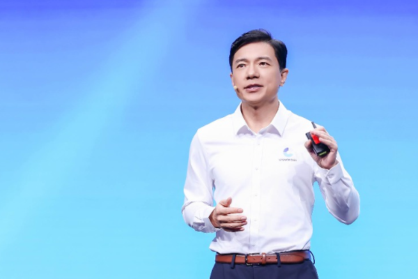 Robin Li: 