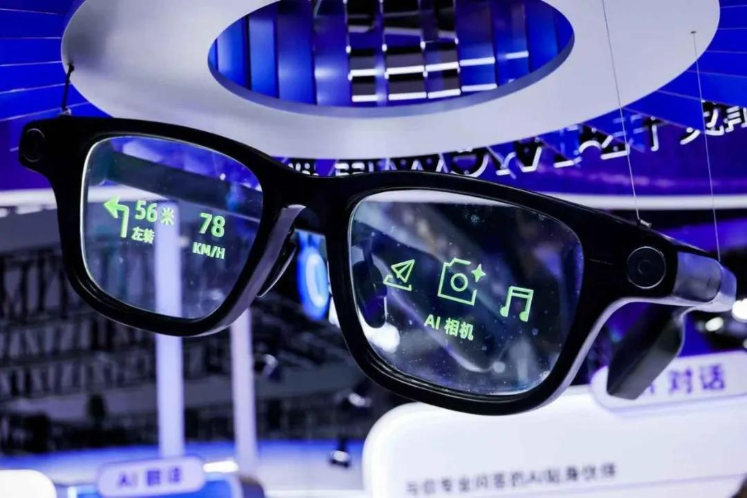 WAIC2025：我们离AI时代的iPhone还有多远？