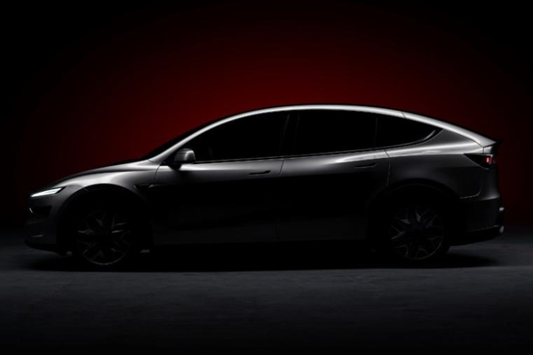 特斯拉预热新功能，能边开车边打游戏了？