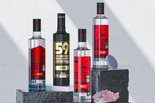 光良酒赵小普：5年卖了4亿瓶白酒，我只是没有陷入聪明人的误区｜厚雪专访