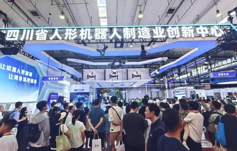 人生第二杆无删减-展台现场不再只是单机演示-清秋冰哥无删减版