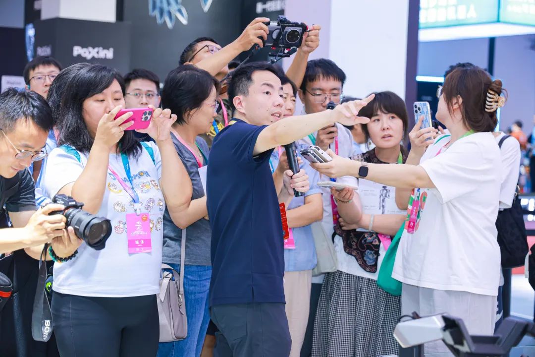 黑色情侣款手链-不乏各种酷炫的Demo展现-QQ号被色情冻结