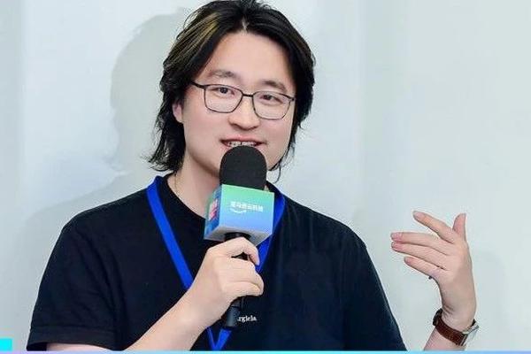 用AI帮中小企业傻瓜式获客，这个营销Agent收入每月增长150%