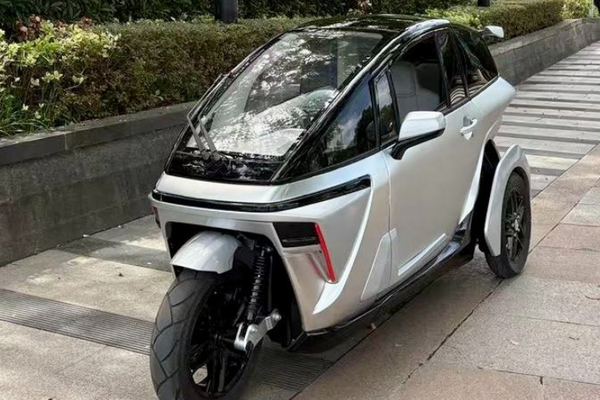 用AI改造传统出行，这家公司推出万元级智能三轮车 | 涌现NewThings