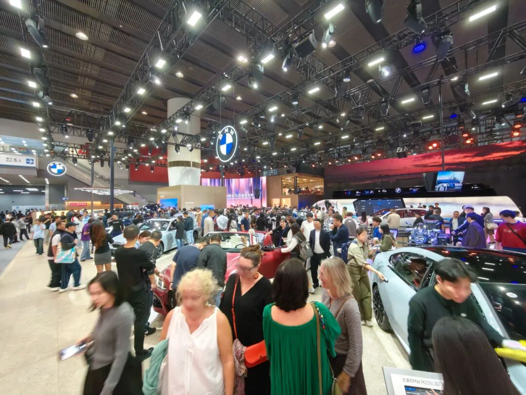 纯燃油车逆袭：智能化与情绪价值双轮驱动