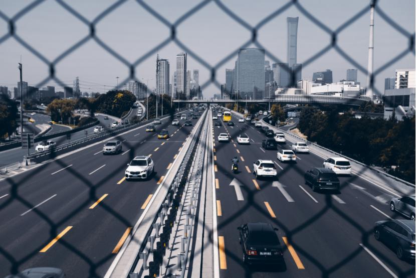 2025年11月中国汽车产销数据深度解析：产量突破历史记录，零售市场遇冷与出口强劲并存 汽车产销  零售市场 汽车出口 新能源汽车 第4张