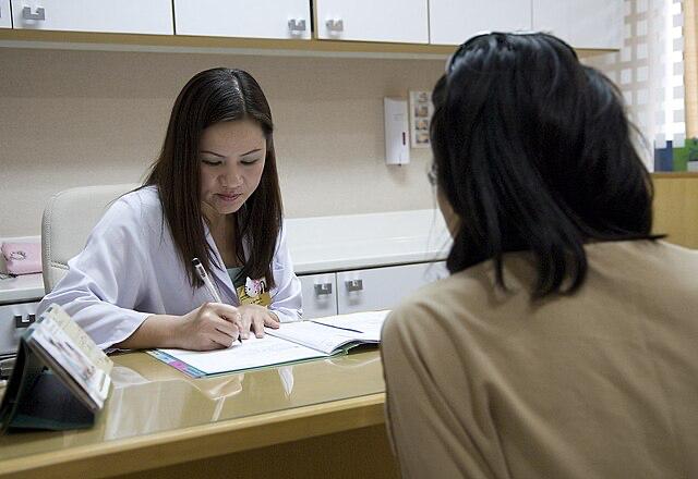 剑桥大学研究揭示人类大脑发育四大转折点：9岁、32岁、66岁和83岁 大脑发育 转折点 认知功能 脑连接网络 第4张