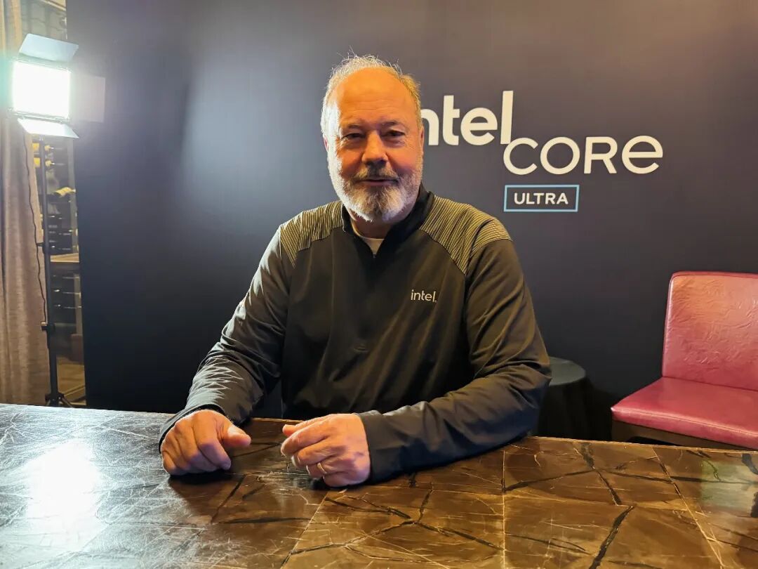 对话英特尔吉姆·约翰逊：AI PC将往何处走