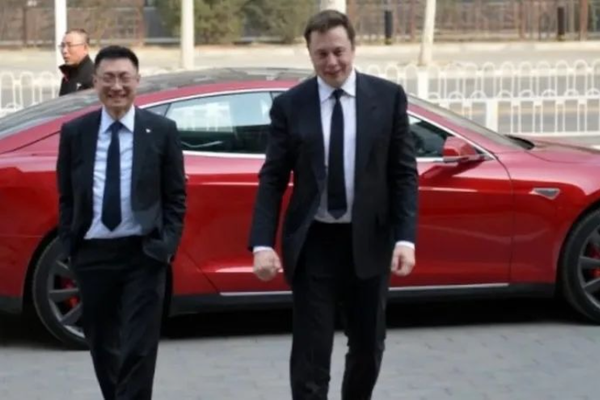 马斯克给这个中国人发16亿红包，但有两个条件