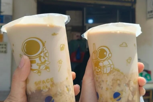 奶茶新物种：“冰稀饭奶茶”来了，网友疯狂按头安利