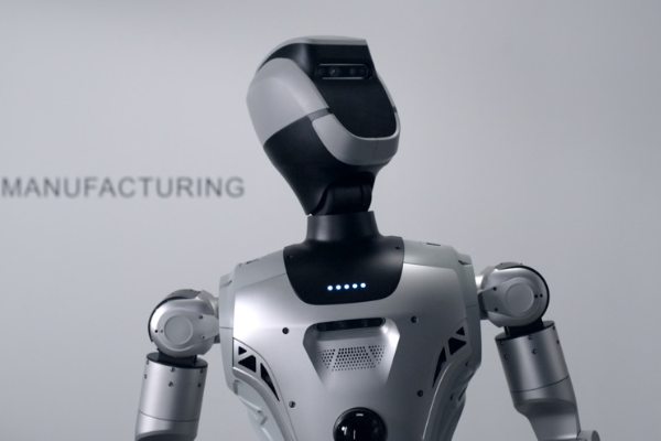 逐际动力创始人张巍：不跟风、不内卷，我们在「造新物种」