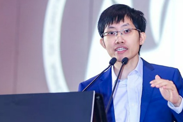 AI战事正酣，都在等梁文锋