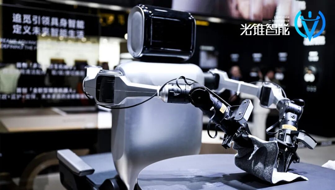 家庭服务机器人爆发前夜，追觅扫地机抢跑下个时代