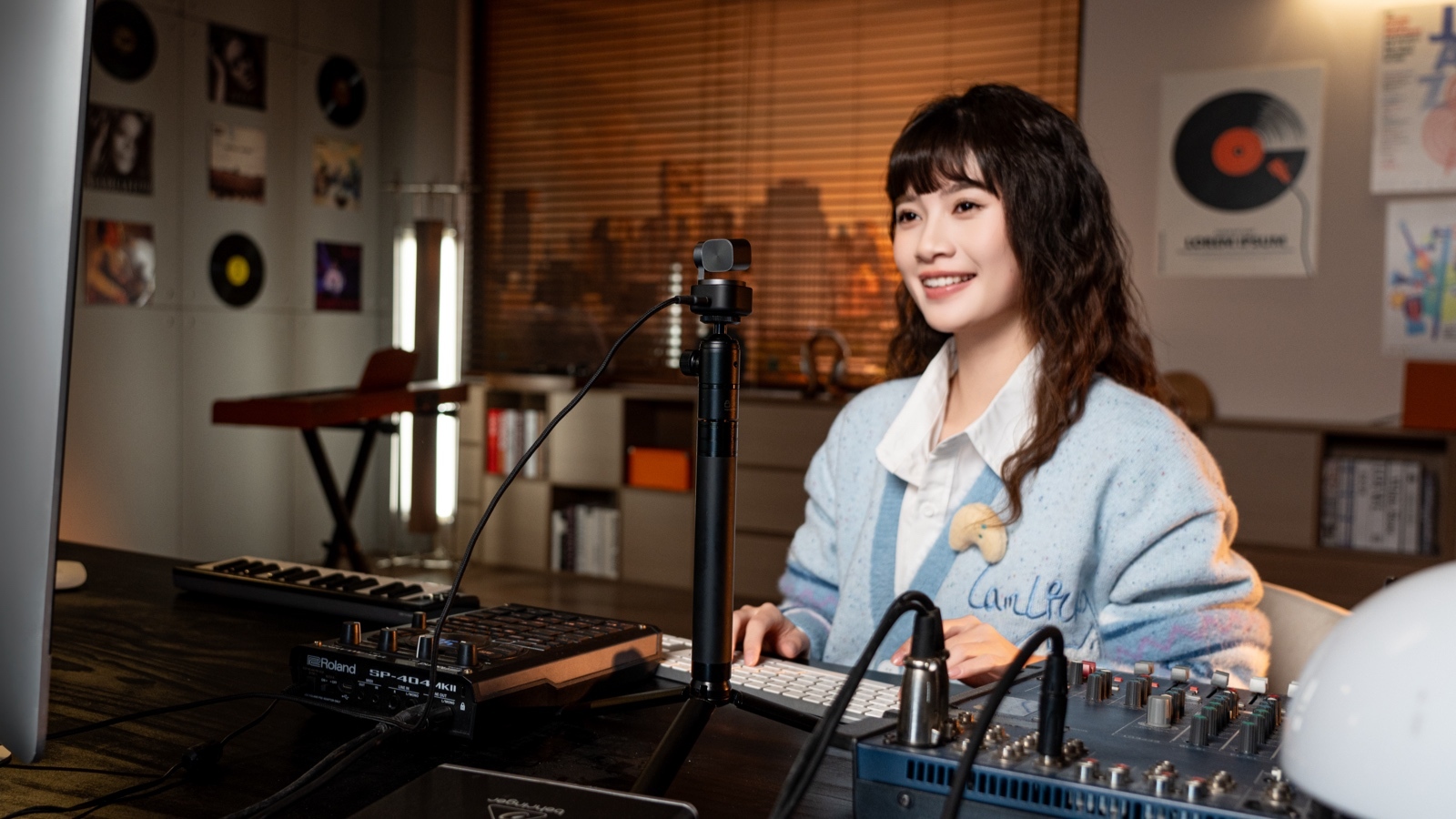 OBSBOT寻影新品发布，在口袋直播摄像头中实现AI智能跟踪与4K画质｜最前线