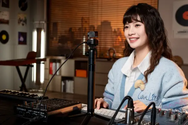 Image 5: OBSBOT寻影新品发布，在口袋直播摄像头中实现AI智能跟踪与4K画质｜最前线