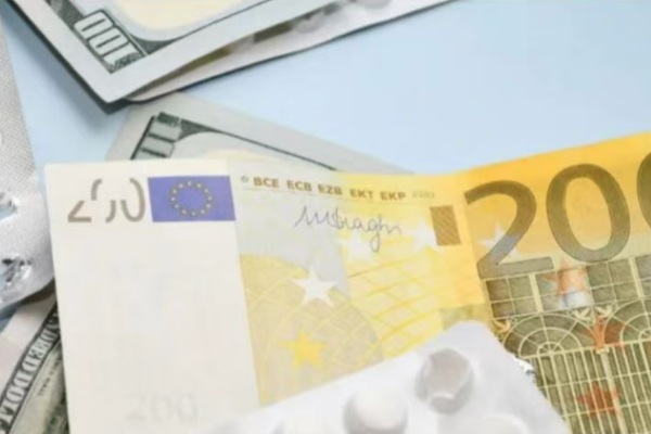 这届留学生，用AI看病省出一辆特斯拉