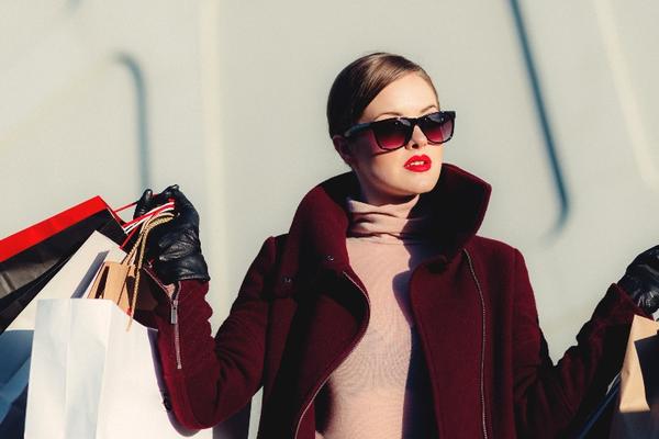 苹果翻开AI眼镜的“生死簿”