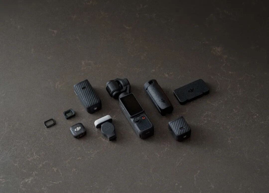 在Pocket 4身上，大疆打了“两张牌”