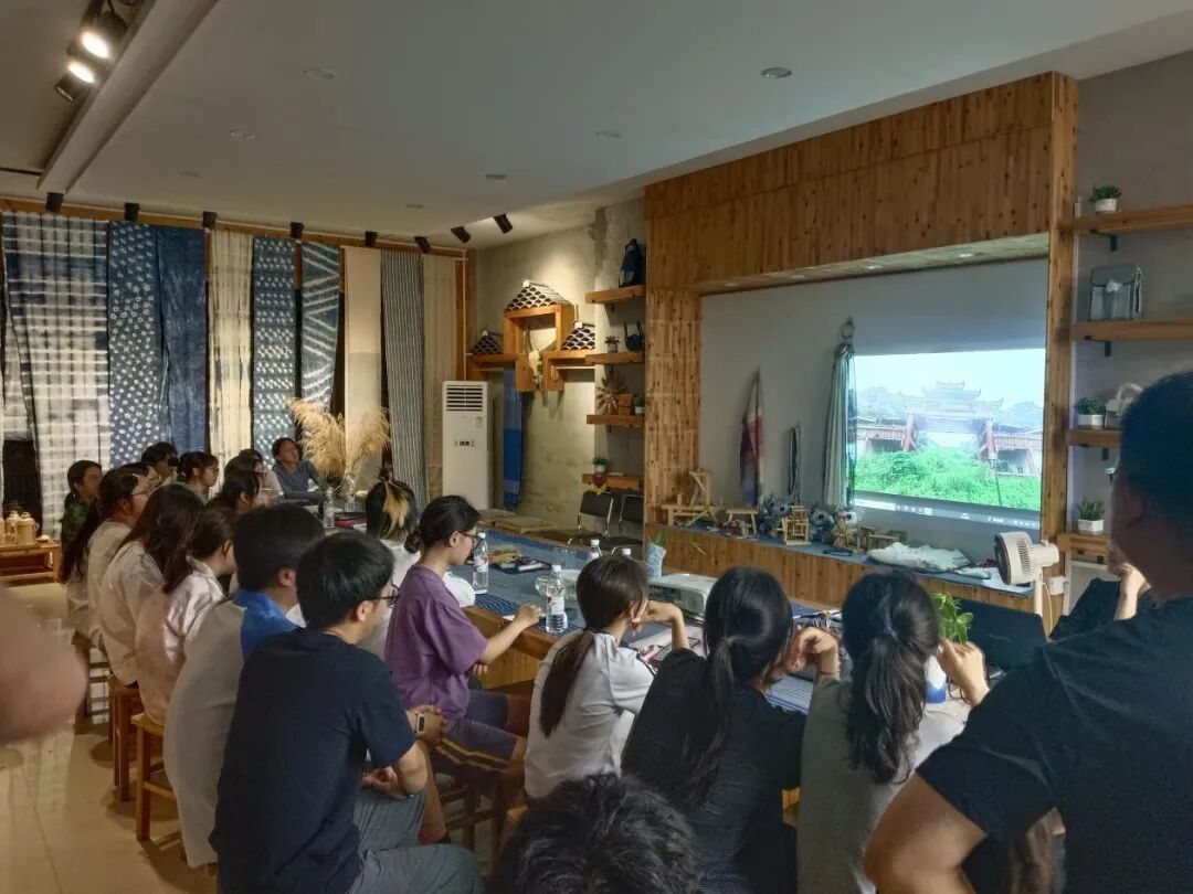 “跟风选择AI专业后，我怀疑自己赌错了”
