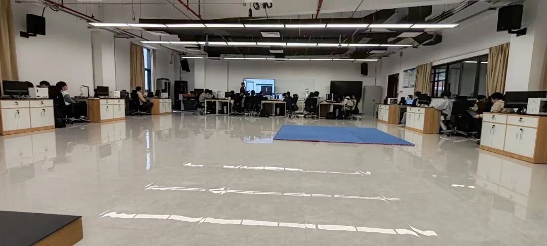 “跟风选择AI专业后，我怀疑自己赌错了”