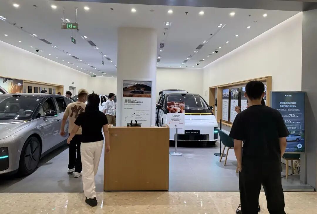 理想新MEGA上市72小时：褪去网红气质，命中老车主